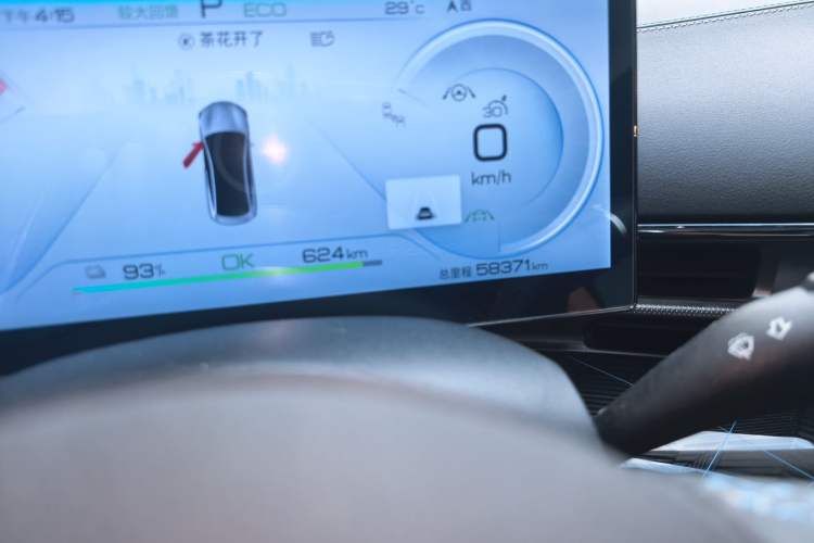 Used BYD Seal 2022 700 km Long-Range Rear-Wheel-Drive Version Odometer Close Up