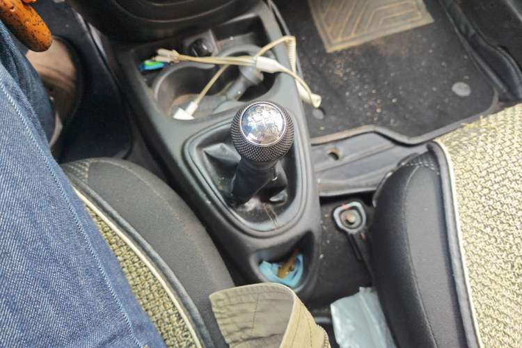 Used JAC Group Yueyue 2012 CROSS 1.0L Luxury Model
