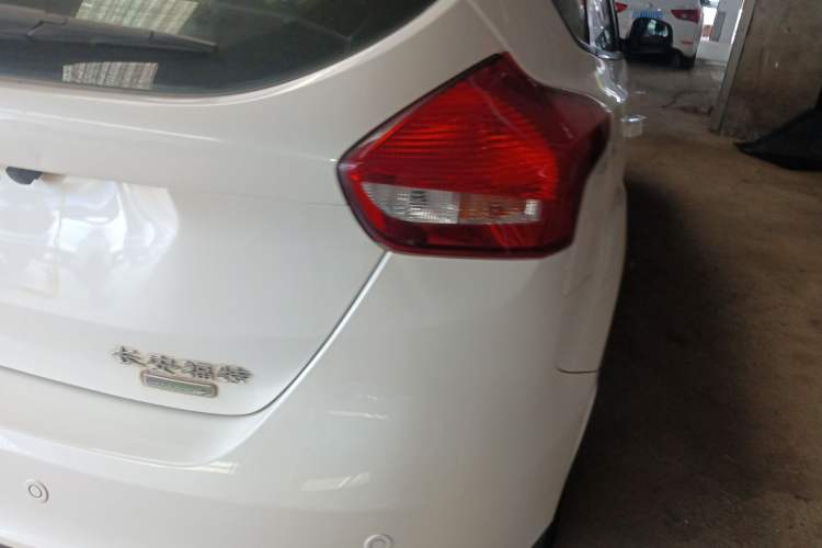 Used Ford Focus 2015 Hatchback EcoBoost 125 Automatic Supreme Style Edition