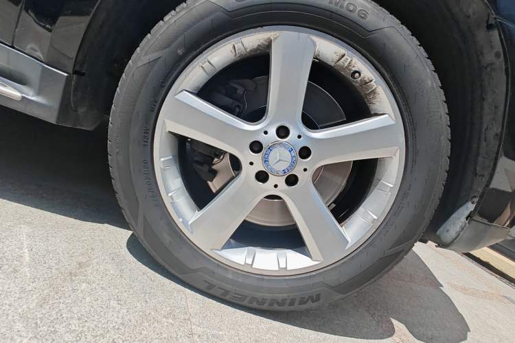 Used Mercedes-Benz GL-Class 2008 GL 450 4MATIC Prestige Edition Right Front Wheel Hub