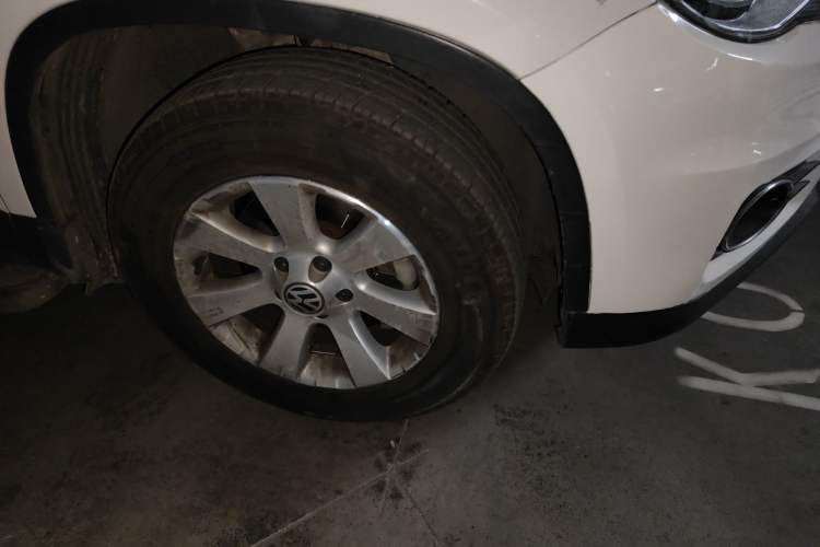 Used Volkswagen Tiguan 2012 1.8TSI Manual Two-Wheel Drive Urban Edition Right Front Wheel Hub