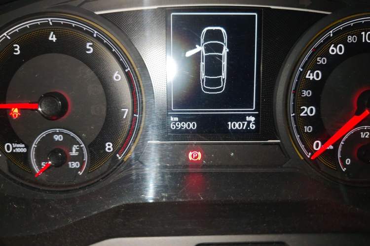 Used Volkswagen Lamando 2019 280TSI DSG Comfort Edition China VI standard Odometer Close Up