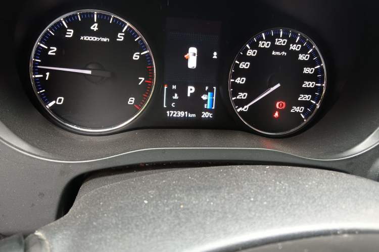 Used Mitsubishi Outlander 2019 2.0L Two-Wheel Drive Comfort Edition 5 Seats China V Standard Odometer Close Up