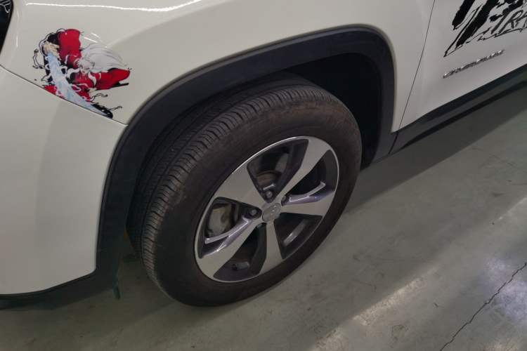 Used Jeep Cherokee 2019 2.0T Four-Wheel Drive Explorer Edition China V