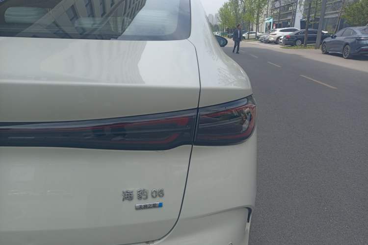 Used BYD Seal 06 New Energy 2025 DM-i Smart Drive 120KM Deluxe Model
