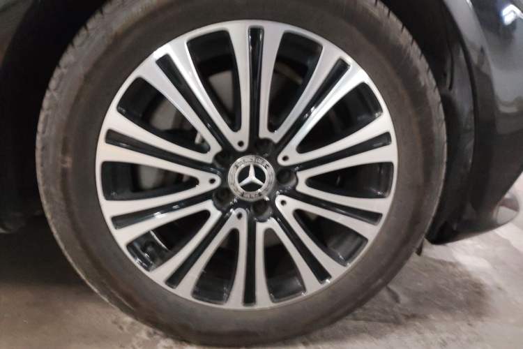 Used Mercedes-Benz C-Class 2018 C 200 L Right Front Wheel Hub