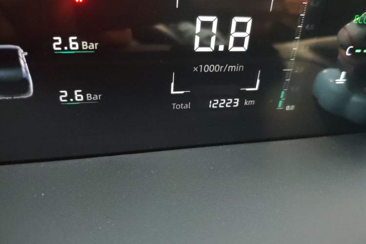 Used CHANGAN Eado 2025 Blue Whale 1.5T 500Bar Prestige Model Odometer Close Up