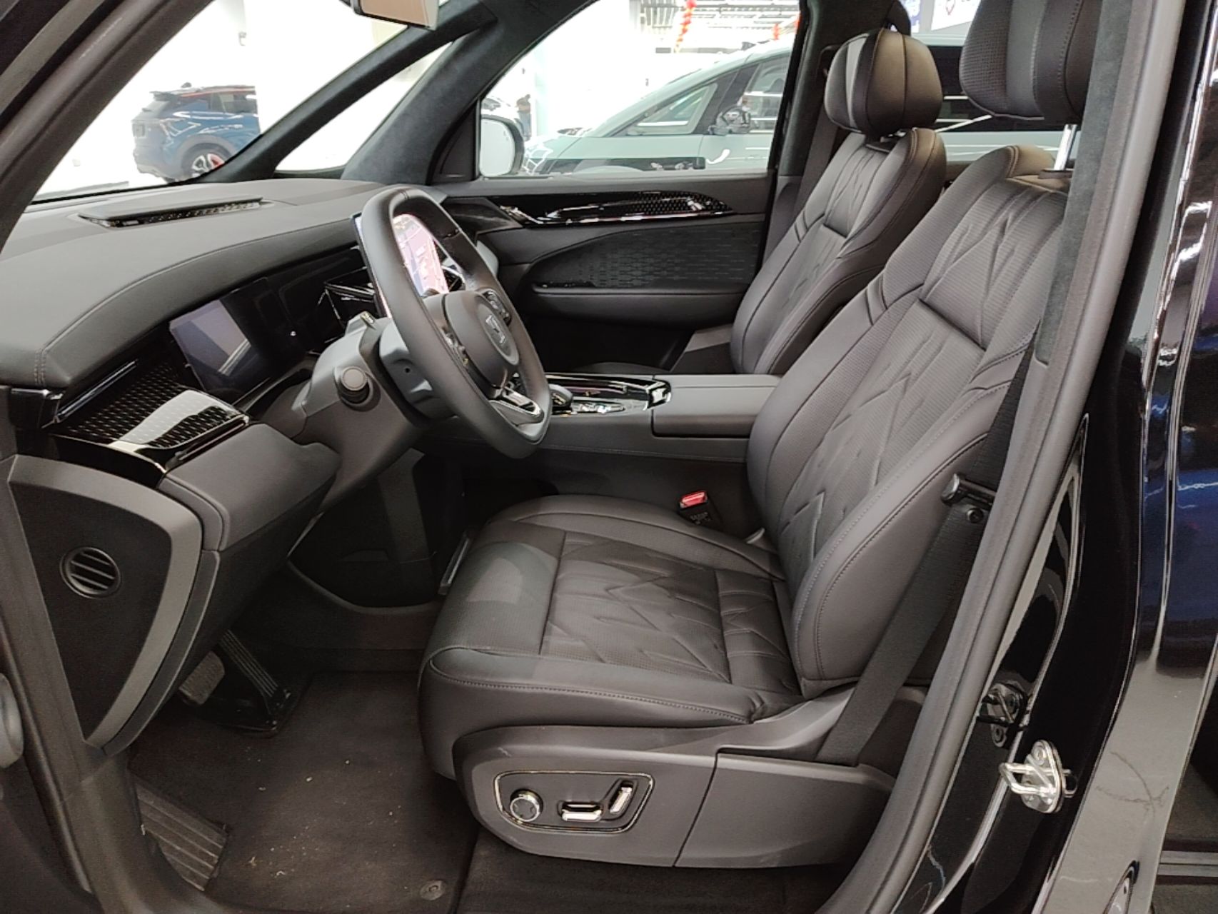 Zeekr 009 2024 Six-Seat Executive Version 4WD 108 kWh — снимка 17
