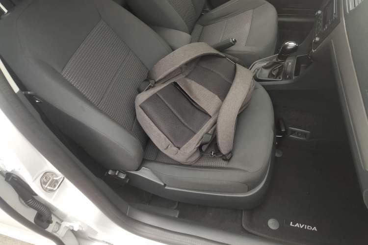 Used Volkswagen Lavida 2017 1.6L Automatic Fashion Edition Right Front Seat