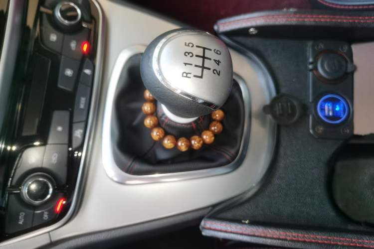 Used Haval M6 2019 1.5T Manual Two-Wheel Drive Elite Version China V Standard Gear Lever