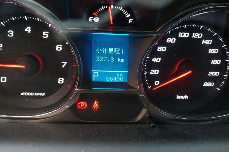 Used Chevrolet Captiva 2017 2.4L 4x4 Flagship Edition 7-Seater