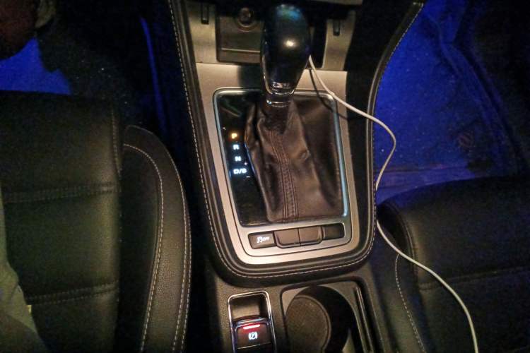 Used MG 6 2019 20T Automatic Sport Edition Gear Lever