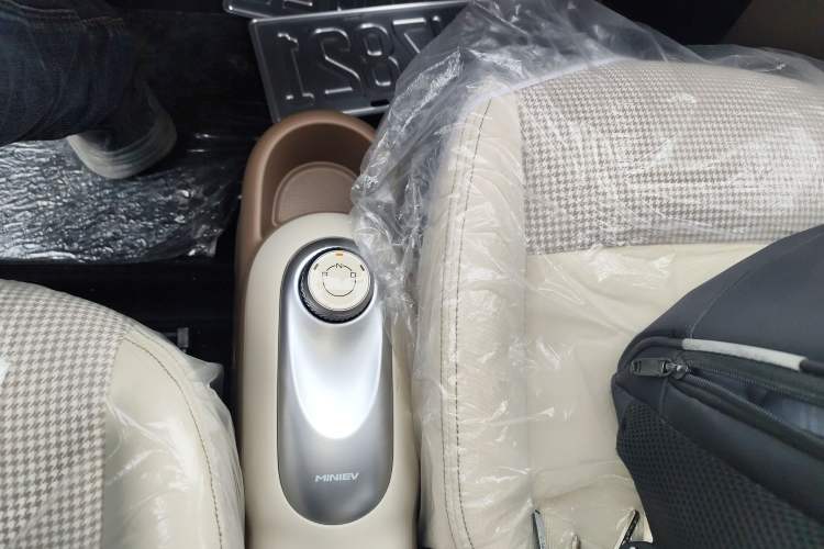 Used Wuling Hongguang MINIEV 2025 Four-Door Version Advanced Edition
