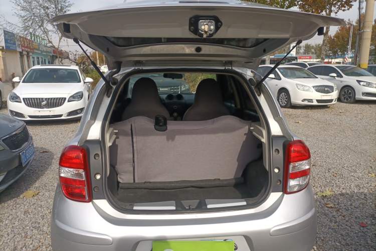 Used Nissan March 2015 1.5L Automatic Easy Edition
