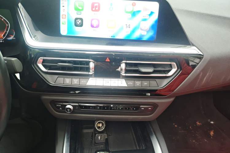 Used BMW Z4 2022 sDrive 25i M Sport Package Audio And AC Panel