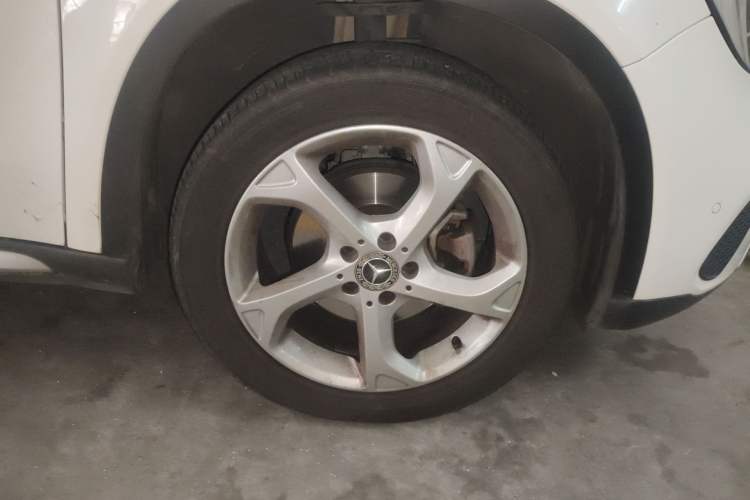 Used Mercedes-Benz GLA 2018 GLA 200 Sport Edition Right Front Wheel Hub