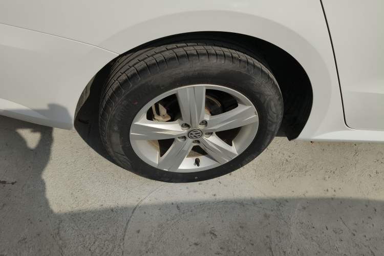Used Volkswagen Lavida 2018 Classic 1.5L Automatic Fashion Edition China VI Standard Right Rear Wheel Hub