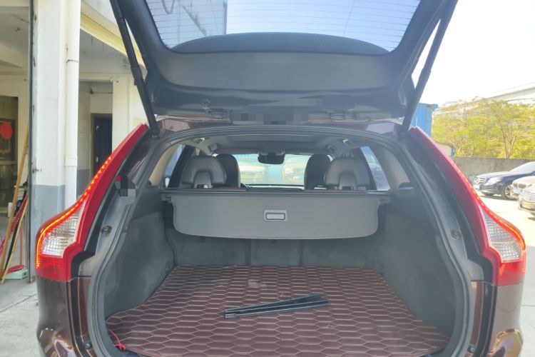 Used Volvo XC60 2015 T5 AWD Zhiyuan Edition Trunk