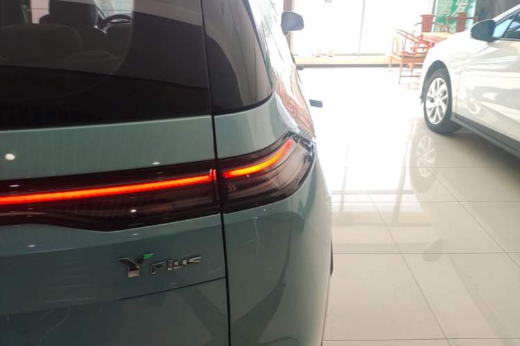 Used AION Y 2022 Plus 70 Tech Edition
