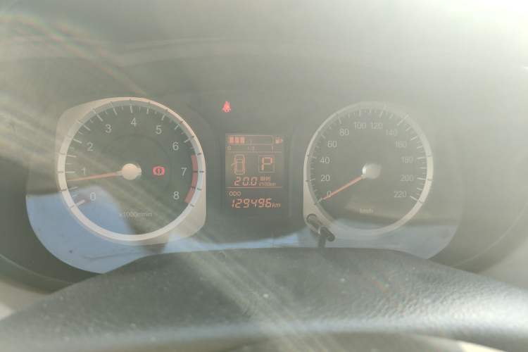 Used Venucia R50 2014 1.6L Automatic Splendid Edition