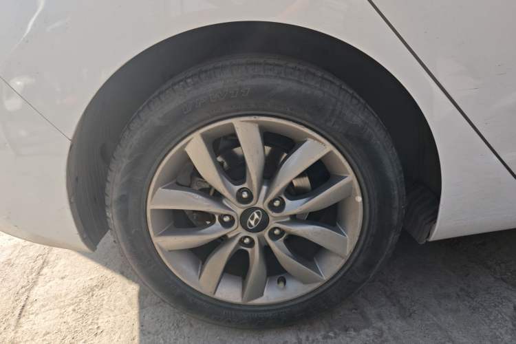 Used Hyundai Elantra (5th Generation / Langdong) 2015 1.6L Automatic Fashion Model