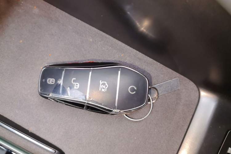 Used BYD Song L EV 2025 Intelligent Driving Version 602 km Range LiDAR-equipped All-Wheel-Drive Type
