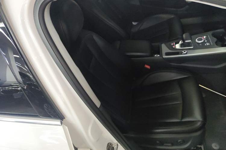 Used Audi A4L 2017 Plus 40 TFSI Ambition Model
