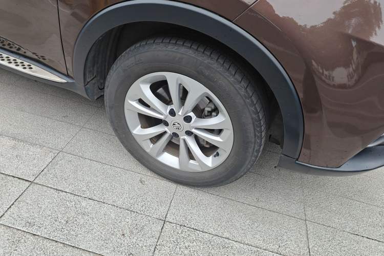 Used MG GS 2017 20T Manual Luxury Edition Right Front Wheel Hub