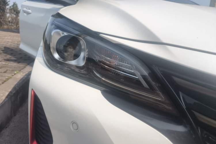 Used CHANGAN Ruicheng CC 2021 Blue Whale Edition 1.5T DCT Luxury Model Right Front Headlight