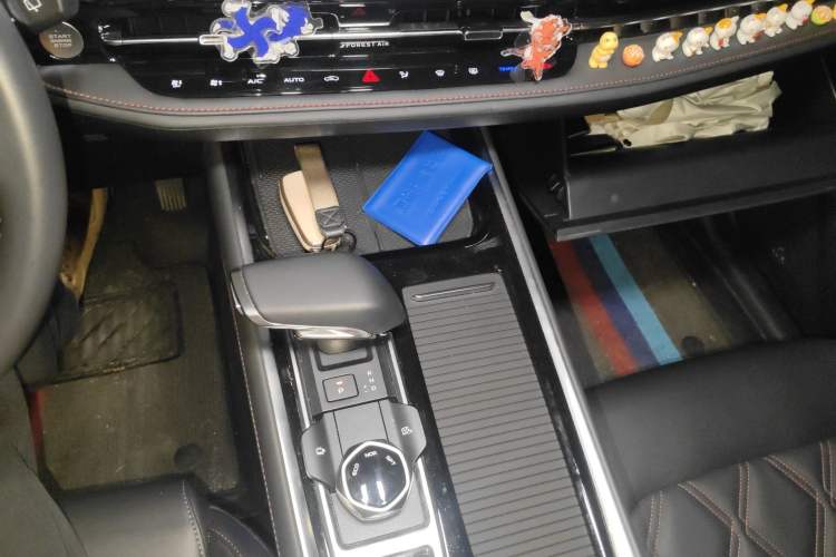 Used CHANGAN CS55PLUS 2024 3rd Generation 1.5T DCT Prestige Model Gear Lever