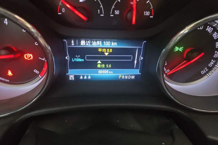 Used Buick Regal 2017 20T Elite Edition Odometer Close Up