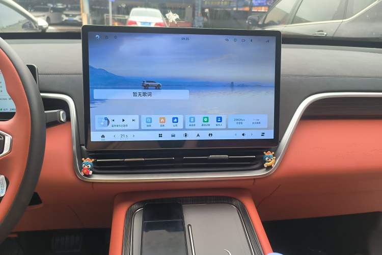 Used Dongfeng eπ eπ008 2024 636Max All-Electric Version 6 Seats Audio And AC Panel