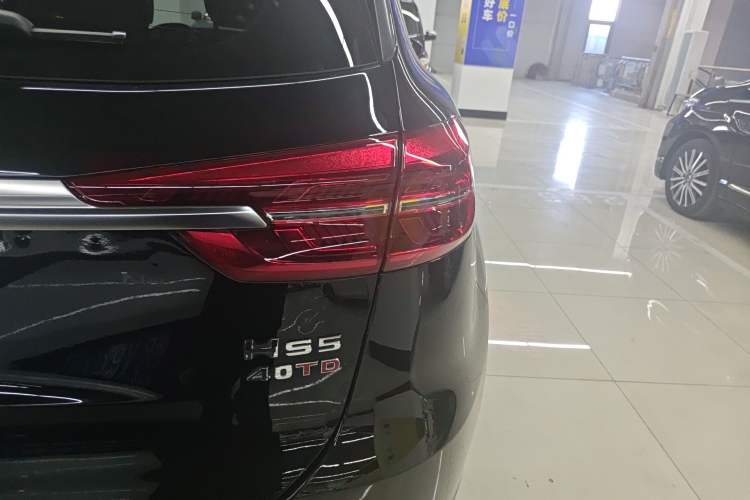 Used Hongqi HS5 2022 Revised Version 2.0T Smart Connect Flagship Edition
