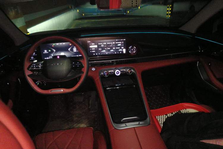 Used EXEED Stellar 2023 400T Two-Wheel Drive Comfort Flyfish Edition
