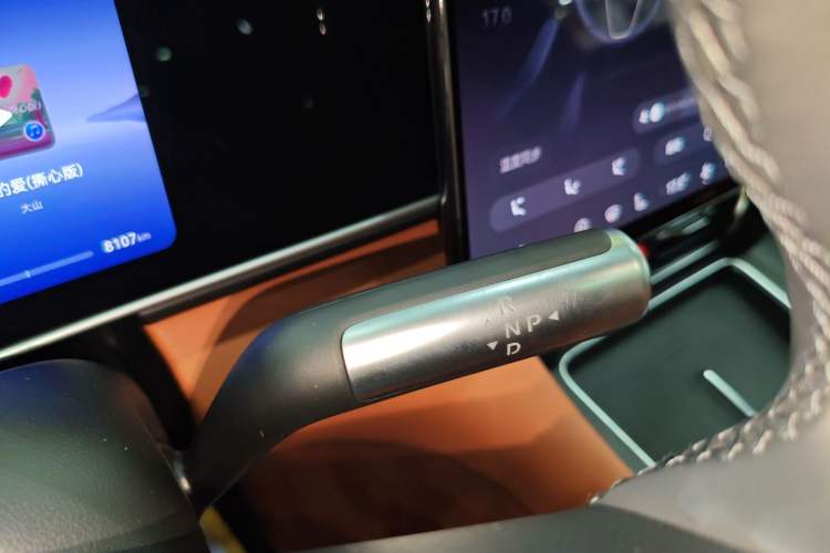 Used Hima AITO M7 2026 Model Range-Extending Ultra All-Wheel Drive 5-Seater Version Gear Lever