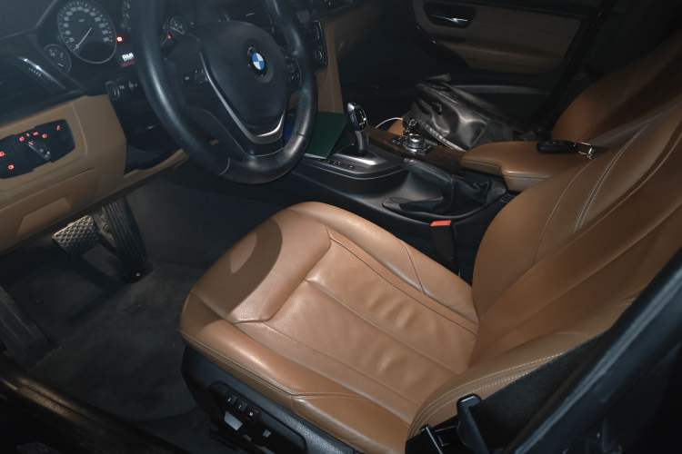 Used BMW 3 Series 2013 320Li Luxury Design Package
