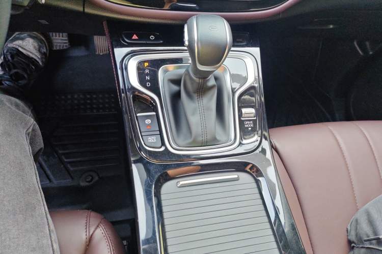 Used GAC Trumpchi M6 2023 PRO 270T DCT Elite Edition Gear Lever