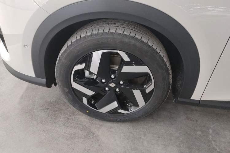 Used Baojun Yunhai 2024 140km Plug-in Hybrid Version Exterior 7