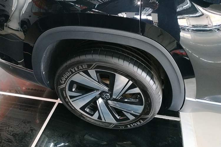 Used Volkswagen Teramont 2023 380TSI Four-Wheel Drive Luxury Edition Right Rear Wheel Hub