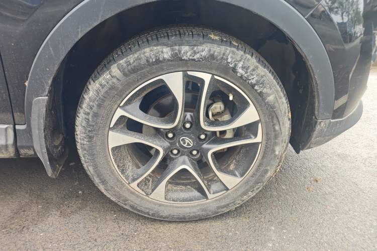 Used Soueast DX7 2015 1.5T Manual Luxury Model Right Front Wheel Hub