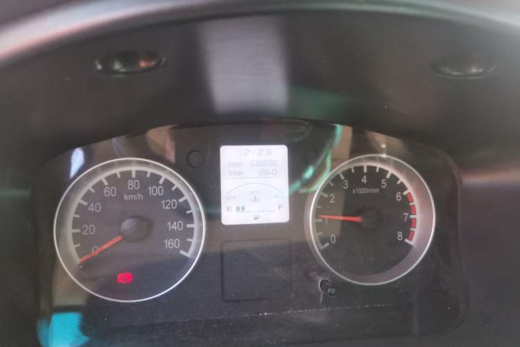 Used Jinbei Hiace X30 2013 1.3L Standard Version Odometer Close Up