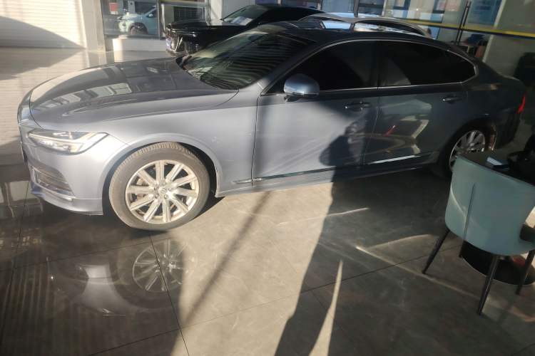 Used Volvo S90 2020 Facelifted T5 Zhiyi Luxury Edition
