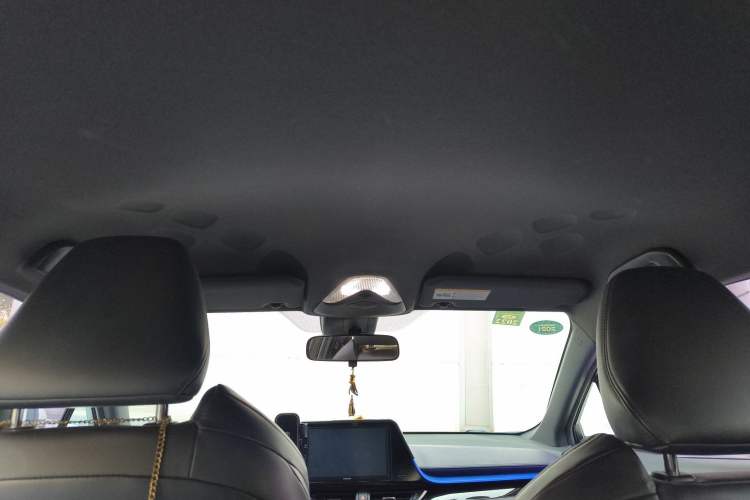 Used Toyota IZOA 2018 2.0L Yichi Edition China V Standard