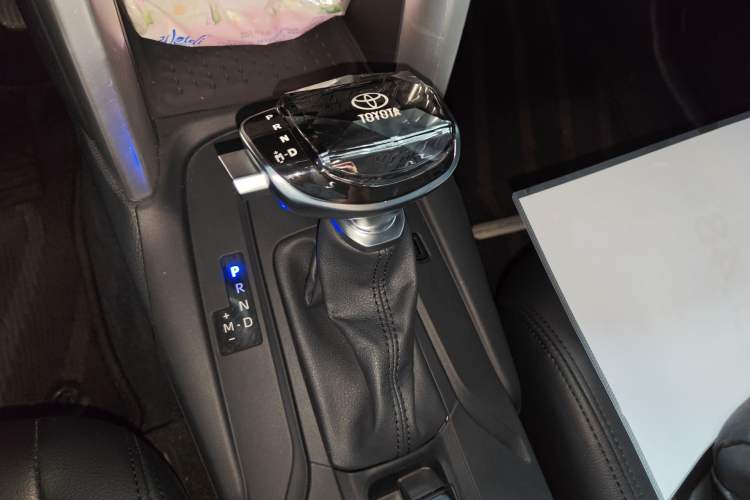 Used Toyota Corolla Cross 2024 2.0L Flagship Edition Gear Lever