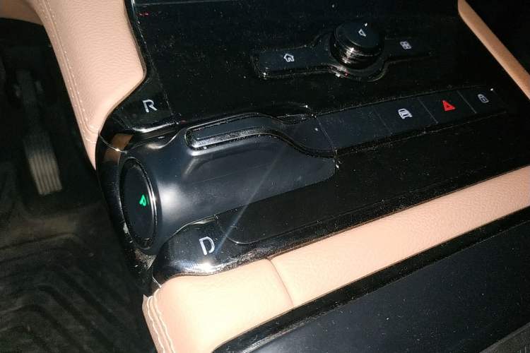 Used Nio ES8 2022 100 kWh Six-Seater Version Gear Lever