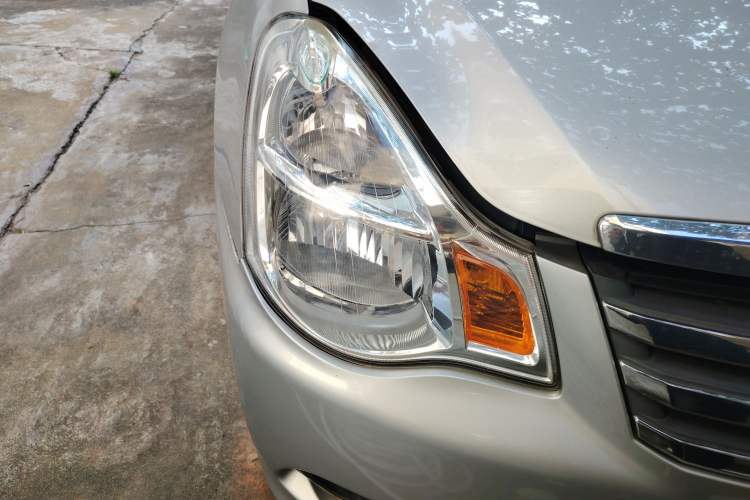 Used Nissan Sylphy 2009 1.6XE Automatic Comfort Edition Right Front Headlight