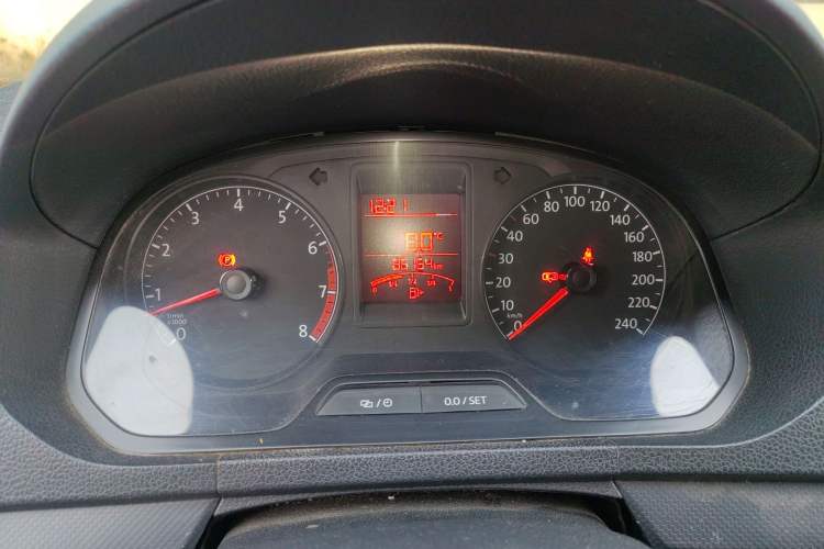 Used Volkswagen Jetta 2015 Zhuihui Edition 1.4L Manual Fashion Model