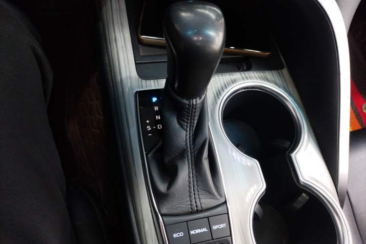 Used Toyota Camry 2018 Dual-Engine 2.5 HG Luxury Edition