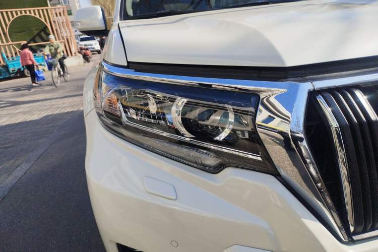 Used Toyota Prado 2018 3.5L Automatic TX-L with Rear-Mounted Spare Tire
