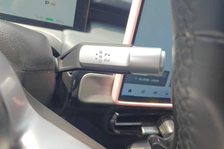 Used AION Y 2023 Plus 610 Enjoy Edition Gear Lever